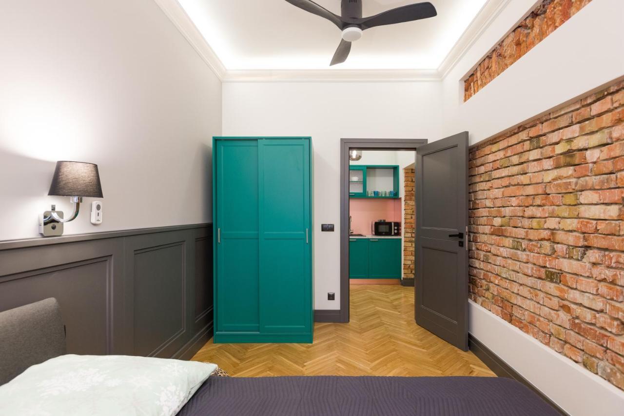 Luxury Apartment At The Main Square Краков Экстерьер фото