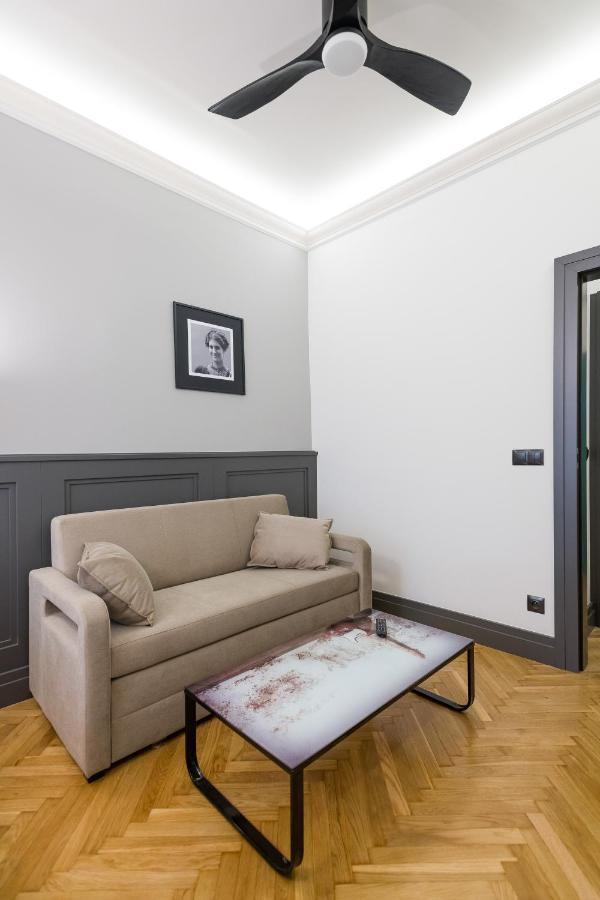 Luxury Apartment At The Main Square Краков Экстерьер фото