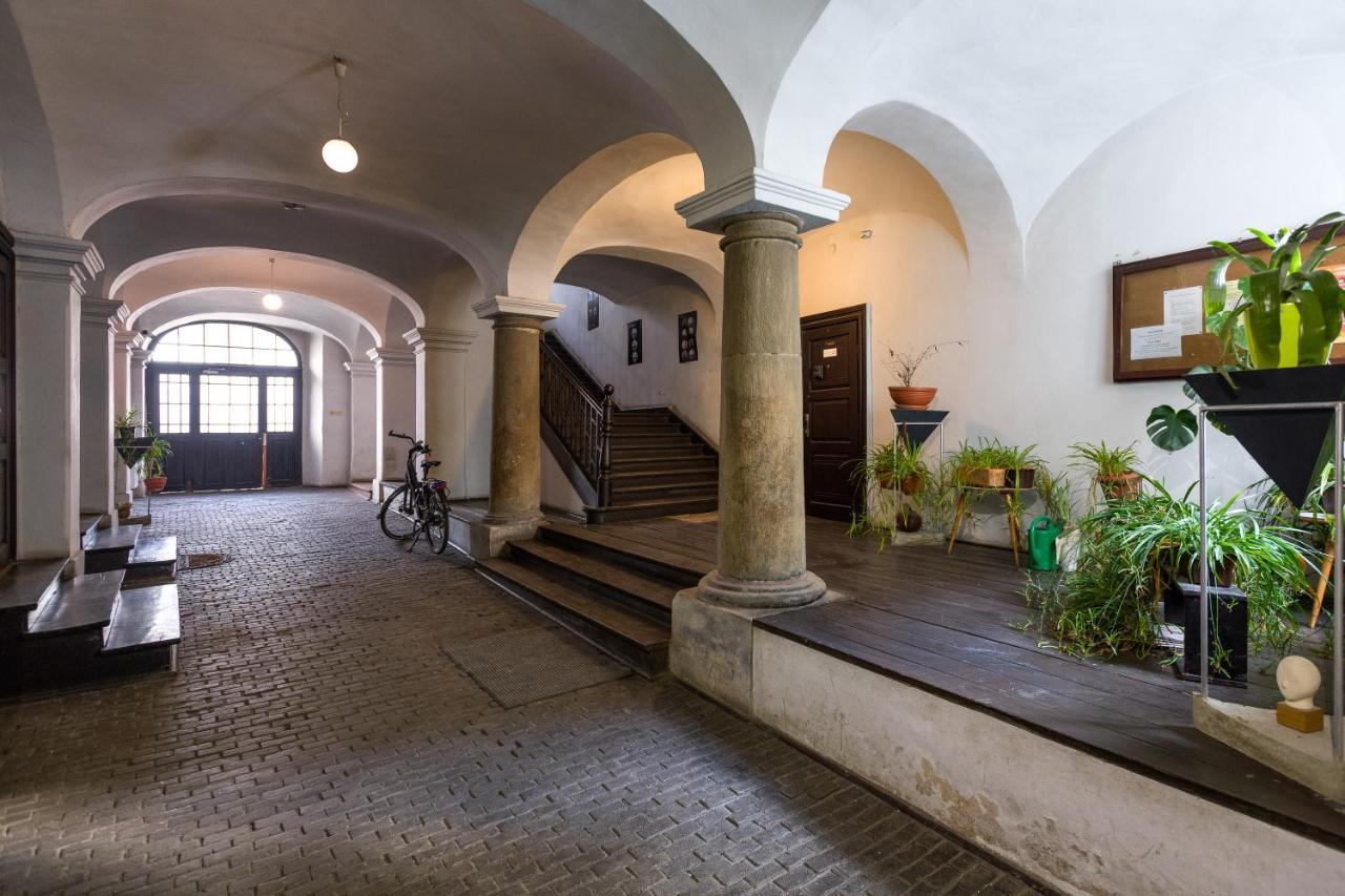 Luxury Apartment At The Main Square Краков Экстерьер фото